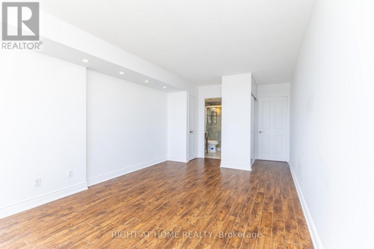 1001 - 120 PROMENADE CIRCLE, Vaughan (Brownridge), Ontario, L4J7W9