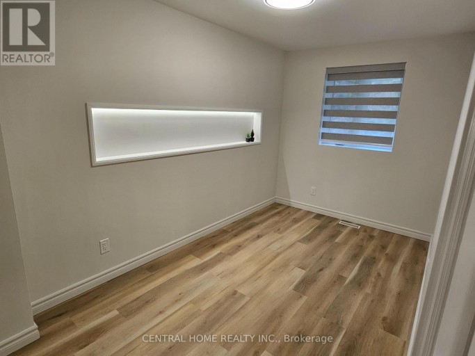 137 WILLOW LANE, Newmarket (Bristol-London), Ontario, L3Y4J1