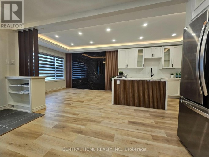 137 WILLOW LANE, Newmarket (Bristol-London), Ontario, L3Y4J1