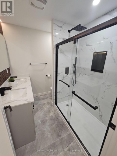137 WILLOW LANE, Newmarket (Bristol-London), Ontario, L3Y4J1