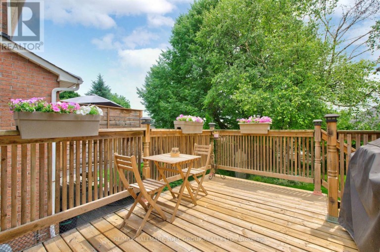 263 JOHN BOWSER CRESCENT, Newmarket (Glenway Estates), Ontario, L3Y7N7