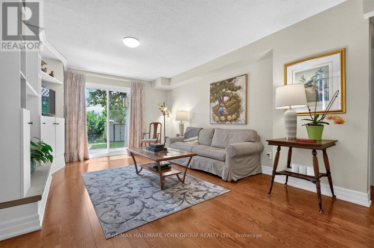 263 JOHN BOWSER CRESCENT, Newmarket (Glenway Estates), Ontario, L3Y7N7