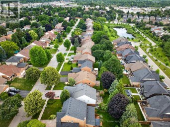 263 JOHN BOWSER CRESCENT Newmarket (Glenway Estates) Ontario photo 4