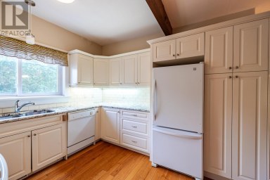 1805 Shore RD Richard's Landing Ontario photo 11