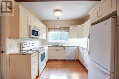 1805 Shore RD Richard's Landing Ontario photo 8