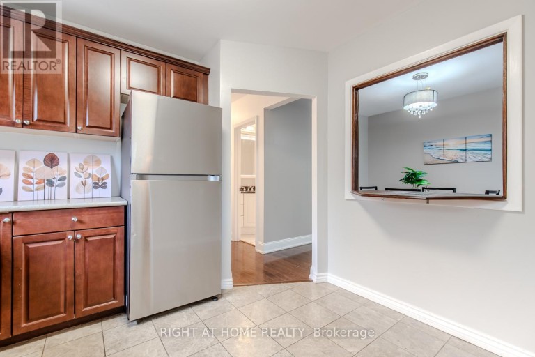 12 MURELLEN CRESCENT, Toronto (Victoria Village), Ontario, M4A2K5