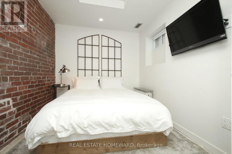 147 BOSTON AVENUE, Toronto (South Riverdale), Ontario, M4M2T8