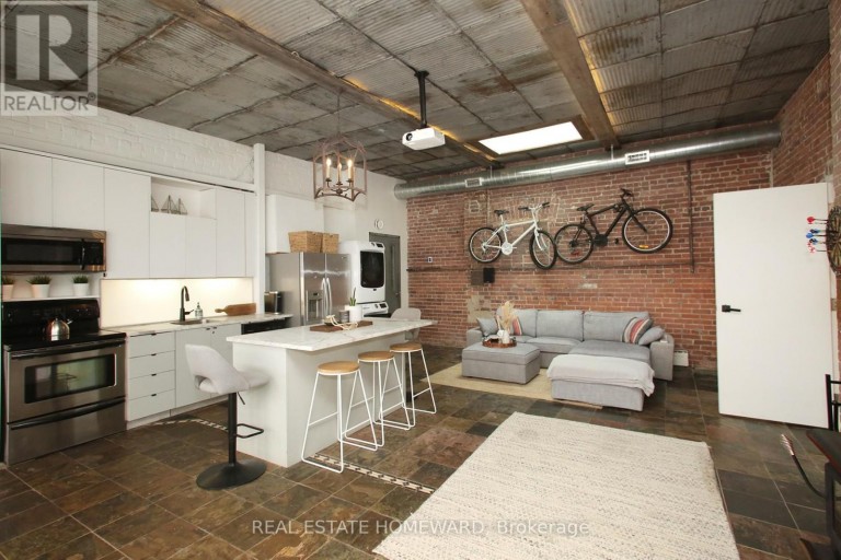 147 BOSTON AVENUE, Toronto (South Riverdale), Ontario, M4M2T8