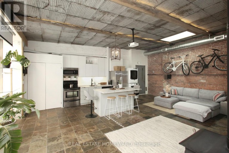 147 BOSTON AVENUE, Toronto (South Riverdale), Ontario, M4M2T8