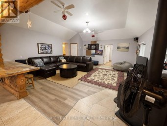 5470 PENETANGUISHENE ROAD Springwater Ontario photo 3