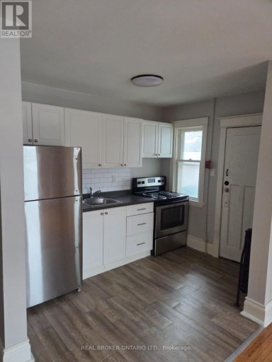 5 - 985 MAIN STREET E, Hamilton (Crown Point), Ontario, L8M1N3