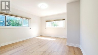 80 MAIN STREET Markham (Unionville) Ontario photo 18