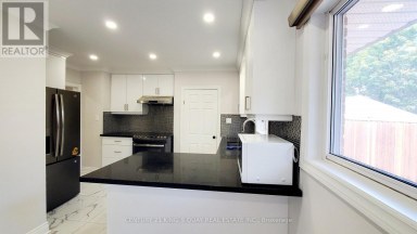 80 MAIN STREET Markham (Unionville) Ontario photo 7