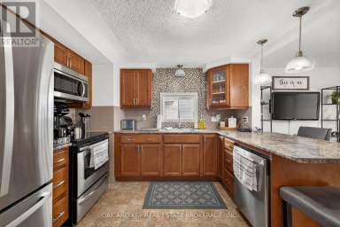 323 CLARKE ROAD London East (East H) Ontario photo 11
