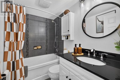 323 CLARKE ROAD London East (East H) Ontario photo 13