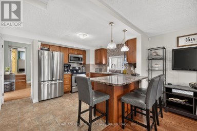 323 CLARKE ROAD London East (East H) Ontario photo 9
