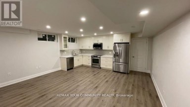 LOWER - 5 RAYMORE DRIVE Toronto (Humber Heights) Ontario photo 4