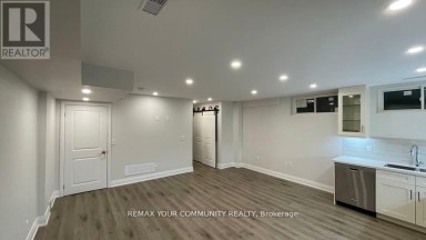 LOWER - 5 RAYMORE DRIVE Toronto (Humber Heights) Ontario photo 7