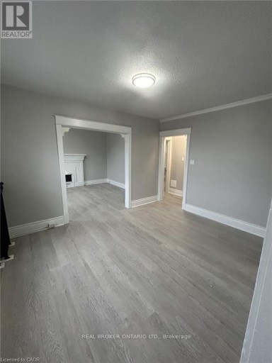 6 - 983 MAIN STREET E, Hamilton (Crown Point), Ontario, L8M1N3