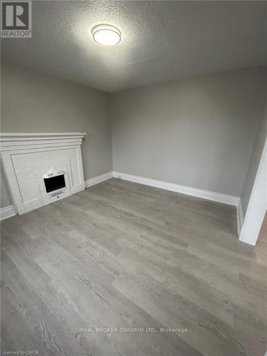 6 - 983 MAIN STREET E, Hamilton (Crown Point), Ontario, L8M1N3