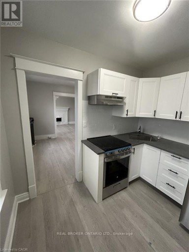 6 - 983 MAIN STREET E, Hamilton (Crown Point), Ontario, L8M1N3