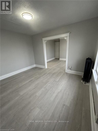 6 - 983 MAIN STREET E, Hamilton (Crown Point), Ontario, L8M1N3