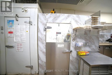 6 - 15 LOCKPORT WAY Hamilton (Stoney Creek) Ontario photo 8
