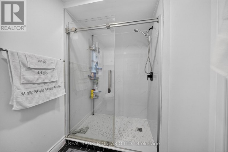 115 GREEN ROAD, Hamilton (Stoney Creek), Ontario, L8G3W9