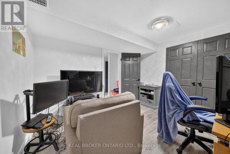 115 GREEN ROAD, Hamilton (Stoney Creek), Ontario, L8G3W9