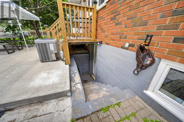 115 GREEN ROAD, Hamilton (Stoney Creek), Ontario, L8G3W9