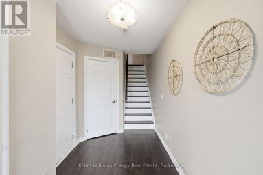 98 TABARET CRESCENT Oshawa (Windfields) Ontario photo 3