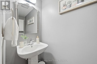 98 TABARET CRESCENT Oshawa (Windfields) Ontario photo 9