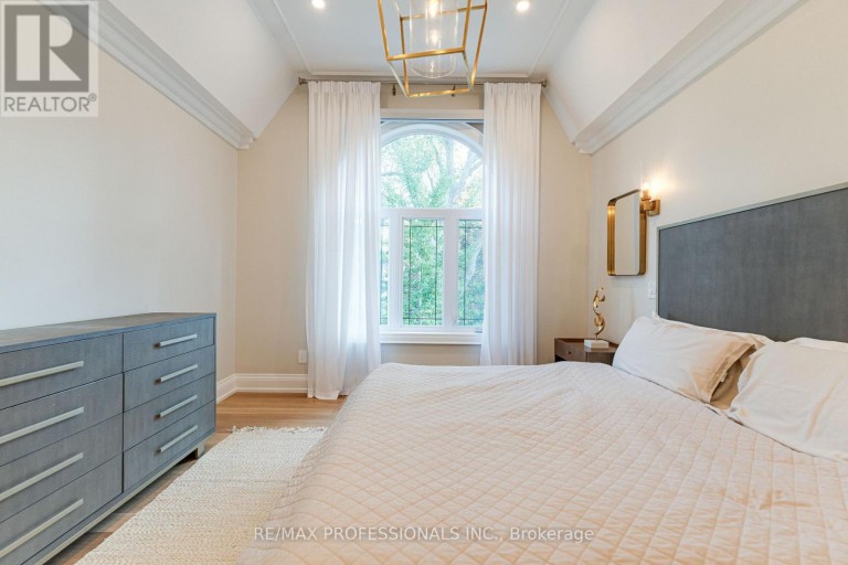 161 THE KINGSWAY, Toronto (Kingsway South), Ontario, M8X2V5