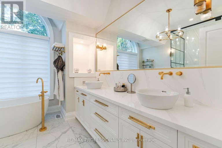 161 THE KINGSWAY, Toronto (Kingsway South), Ontario, M8X2V5