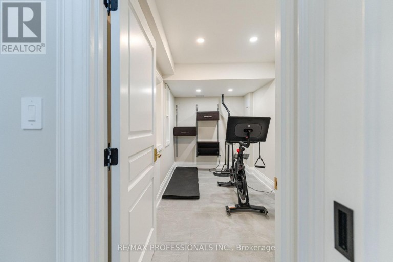 161 THE KINGSWAY, Toronto (Kingsway South), Ontario, M8X2V5