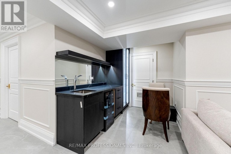 161 THE KINGSWAY, Toronto (Kingsway South), Ontario, M8X2V5
