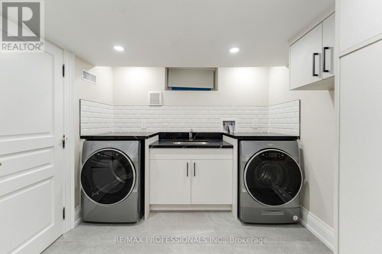 161 THE KINGSWAY, Toronto (Kingsway South), Ontario, M8X2V5