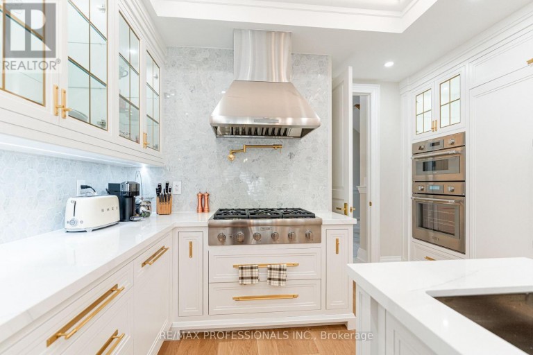 161 THE KINGSWAY, Toronto (Kingsway South), Ontario, M8X2V5