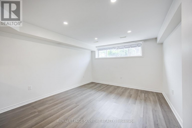 27 DALRYMPLE DRIVE, Toronto (Rockcliffe-Smythe), Ontario, M6N4S2