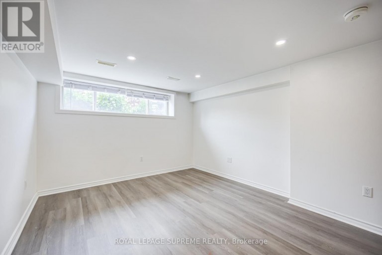 27 DALRYMPLE DRIVE, Toronto (Rockcliffe-Smythe), Ontario, M6N4S2