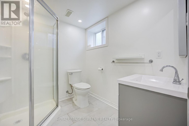 27 DALRYMPLE DRIVE, Toronto (Rockcliffe-Smythe), Ontario, M6N4S2