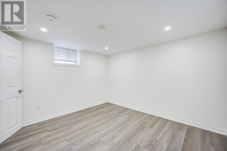 27 DALRYMPLE DRIVE, Toronto (Rockcliffe-Smythe), Ontario, M6N4S2
