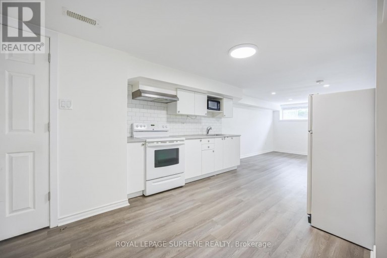 27 DALRYMPLE DRIVE, Toronto (Rockcliffe-Smythe), Ontario, M6N4S2