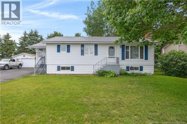 221 Magnolia Avenue Sussex New Brunswick photo 2
