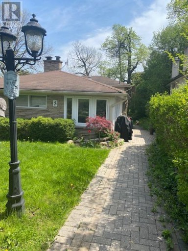 3 DONNA COURT, Toronto (Newtonbrook East), Ontario, M2M2C9