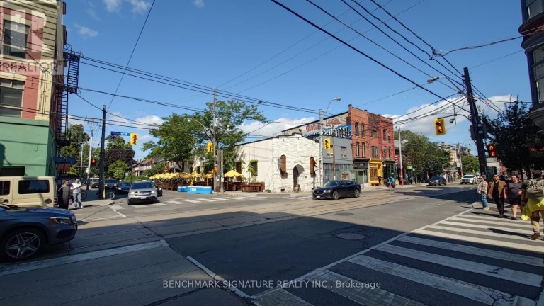 22 DOVERCOURT ROAD, Toronto (Little Portugal), Ontario, M6J0B6