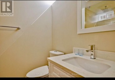 BSMT - 129 BERNARD AVENUE Richmond Hill (Devonsleigh) Ontario photo 5