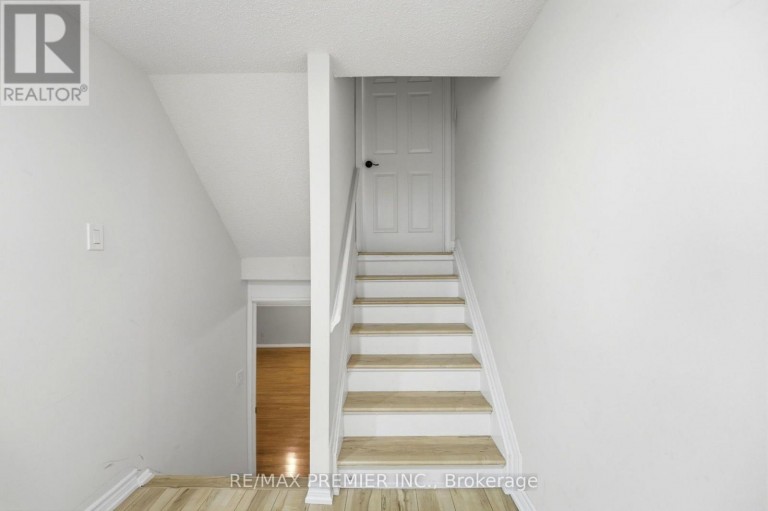 GROUND & LOWER - 21 AVON CRESCENT, Vaughan (East Woodbridge), Ontario, L4L1H4
