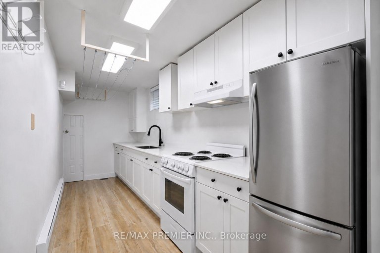 GROUND & LOWER - 21 AVON CRESCENT, Vaughan (East Woodbridge), Ontario, L4L1H4