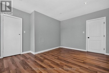 17 PEEL STREET Penetanguishene Ontario photo 19
